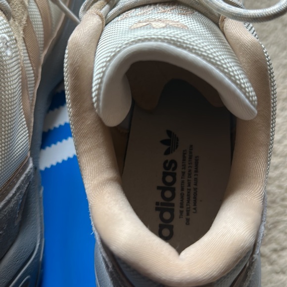 💥🛍️𝗔𝗗𝗜𝗗𝗔𝗦 𝗭𝗫𝟮𝟮 𝗕𝗢𝗢𝗦𝗧 𝗦𝗜𝗭𝗘 𝟭𝟬 - Picture 6 of 10